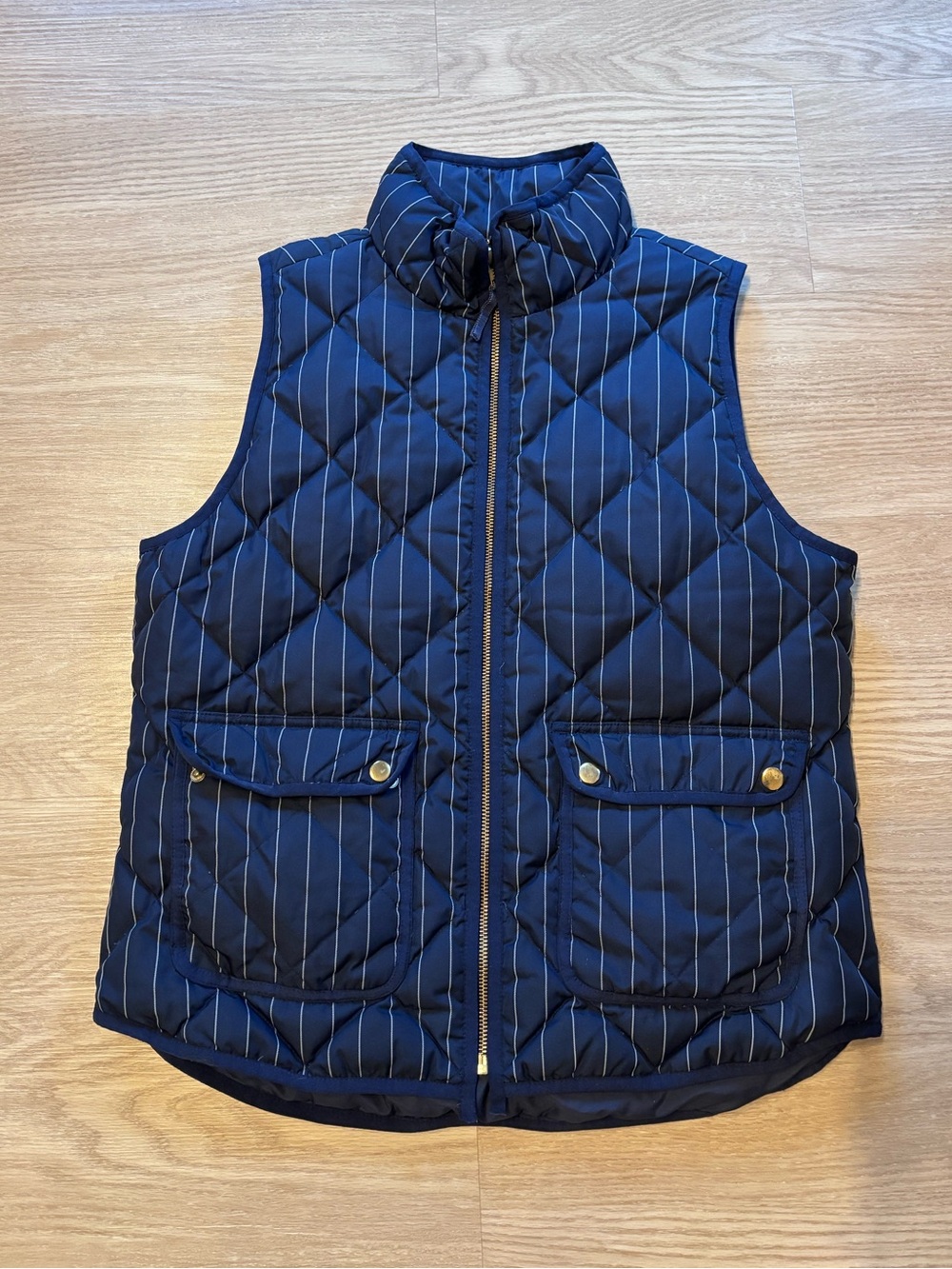 J Crew Women’s M Quilted Down Feather Pin Stripe Navy Vest Quiet Luxury